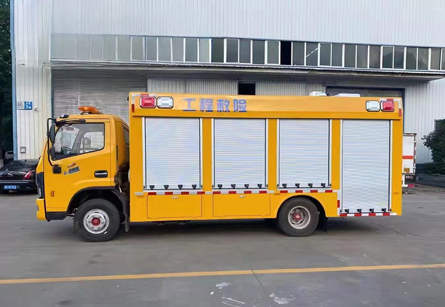 程力東風(fēng)多利卡搶險(xiǎn)車(chē)